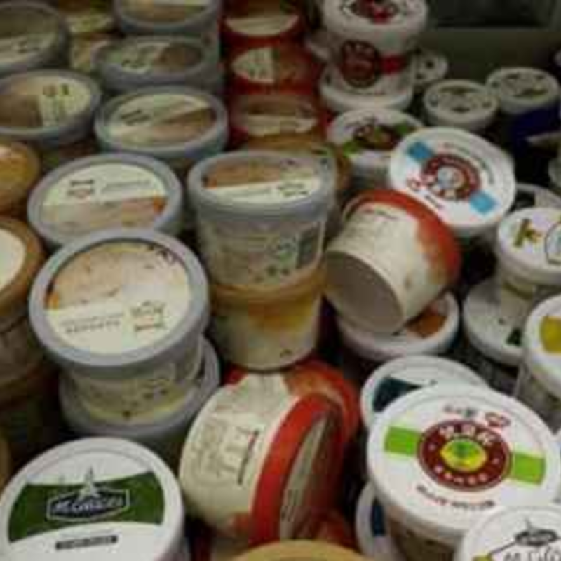 冰淇淋保质期多久（解读陈年冰淇淋还能吃吗）(1)