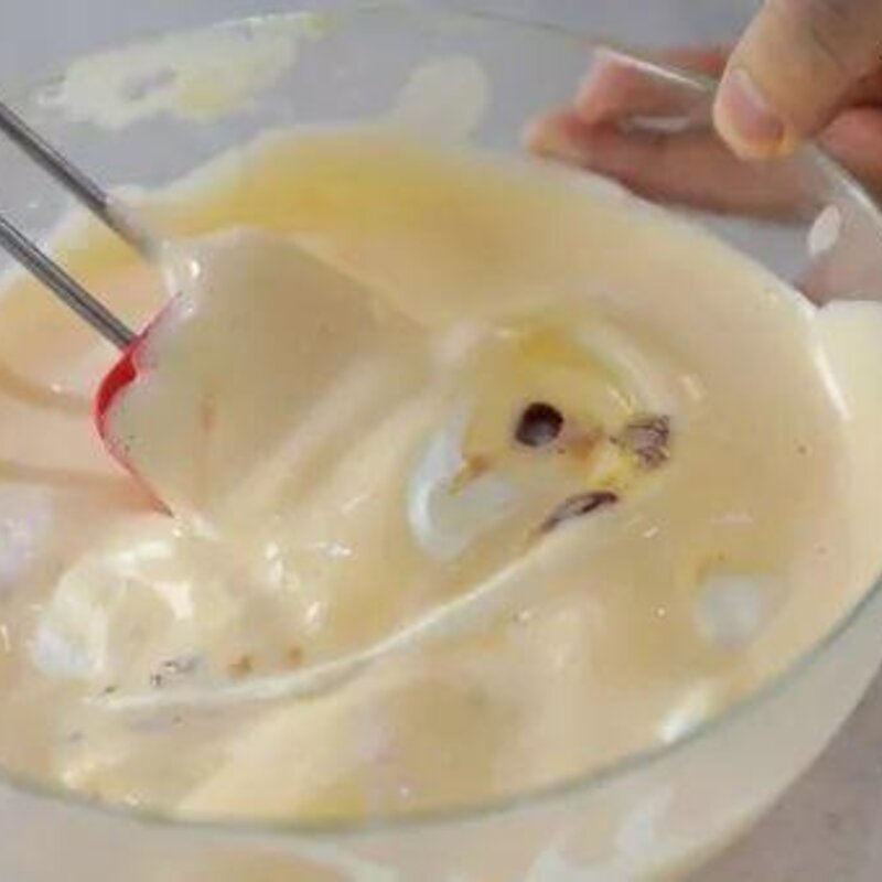 冰淇淋蛋糕的制作流程（家庭简易慕斯蛋糕简单又好吃做法）(14)