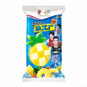 伊利 CBA联赛官方合作伙伴冰工厂炫菠萝